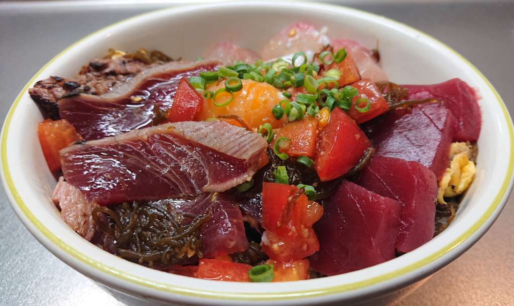 モズクと３魚種の香味カルパッチョ丼